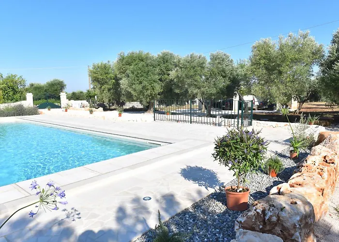 Trulli Dellamore With Private Heated Pool
